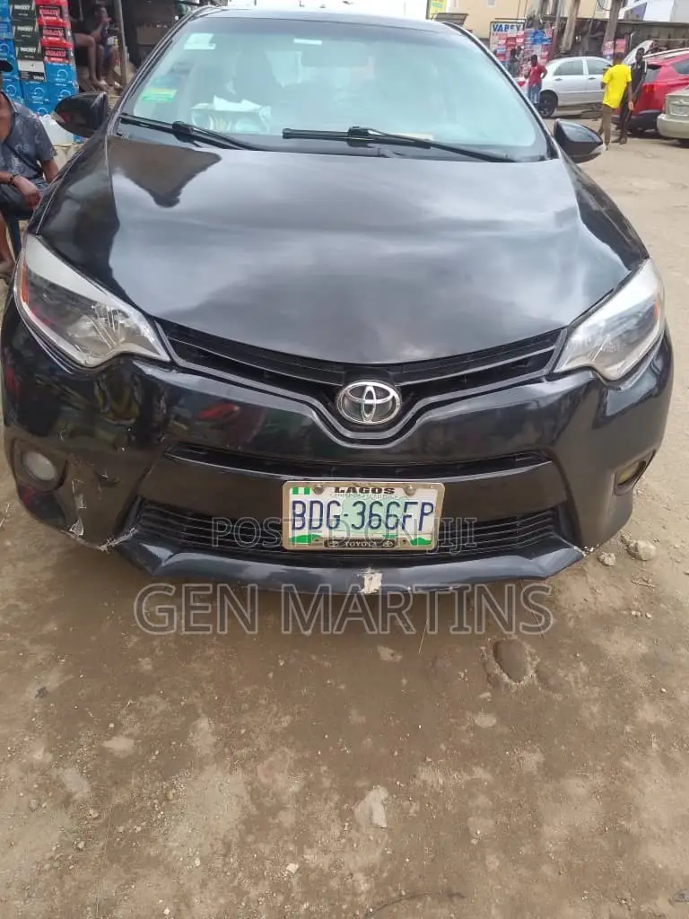 Toyota Corolla 2015 Black