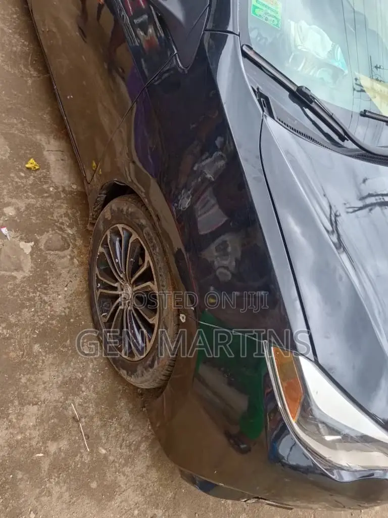 Toyota Corolla 2015 Black