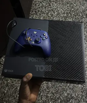 Xbox One With Wired Controller