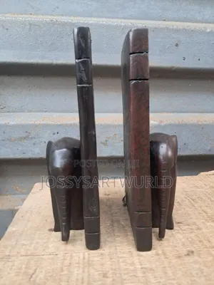 Elephant Bookends Stand