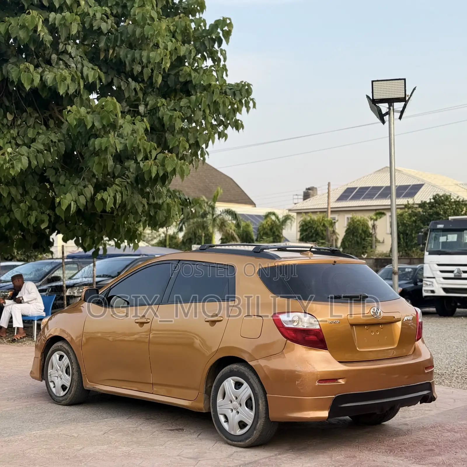 Toyota Matrix 2008 Gold