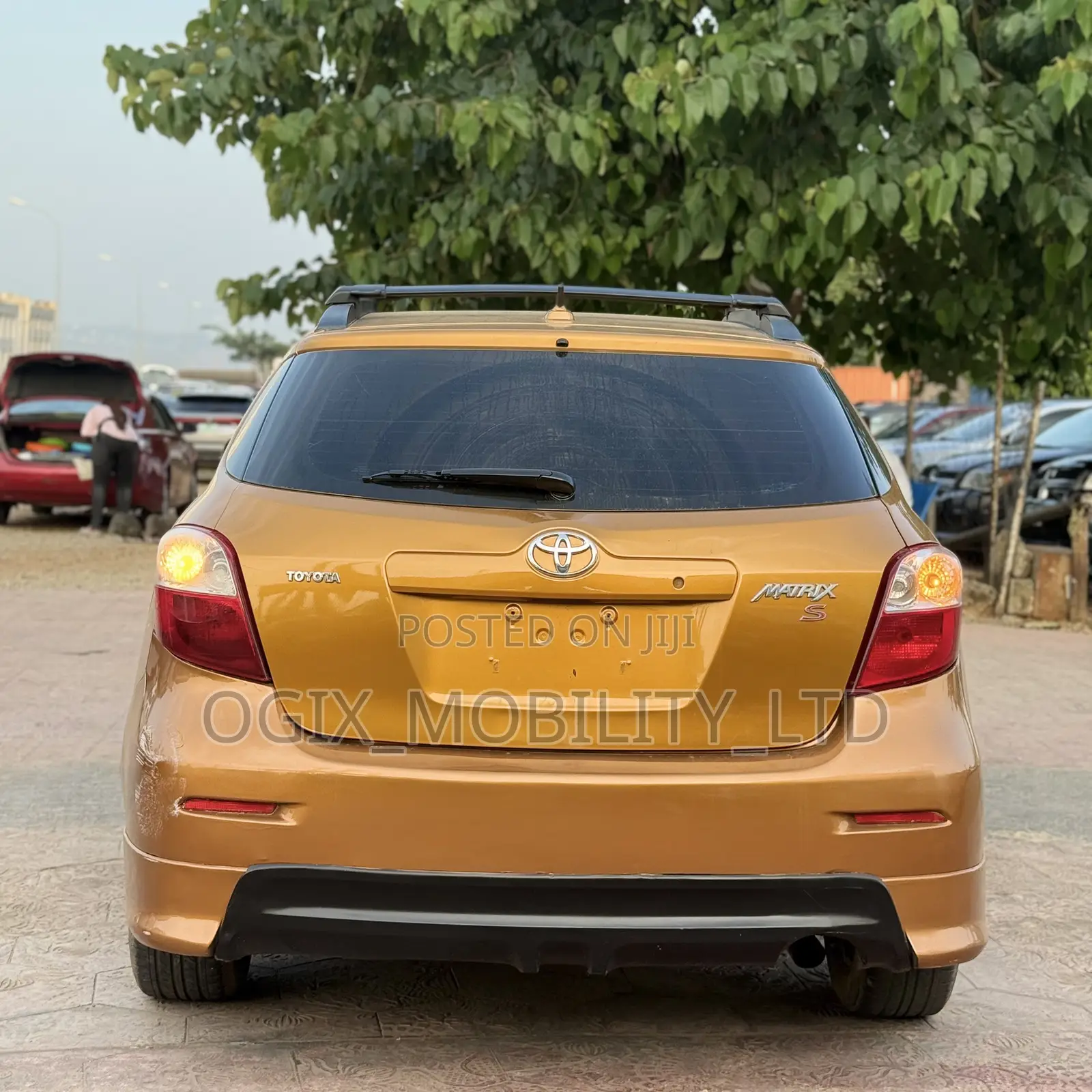 Toyota Matrix 2008 Gold