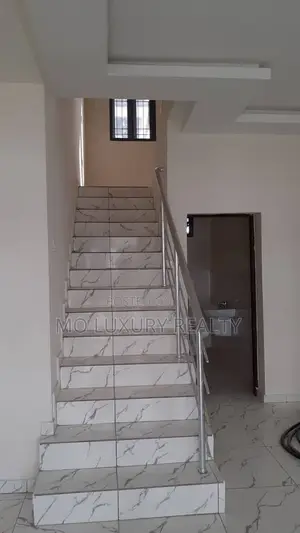 3bdrm Townhouse / Terrace in Chevron for rent