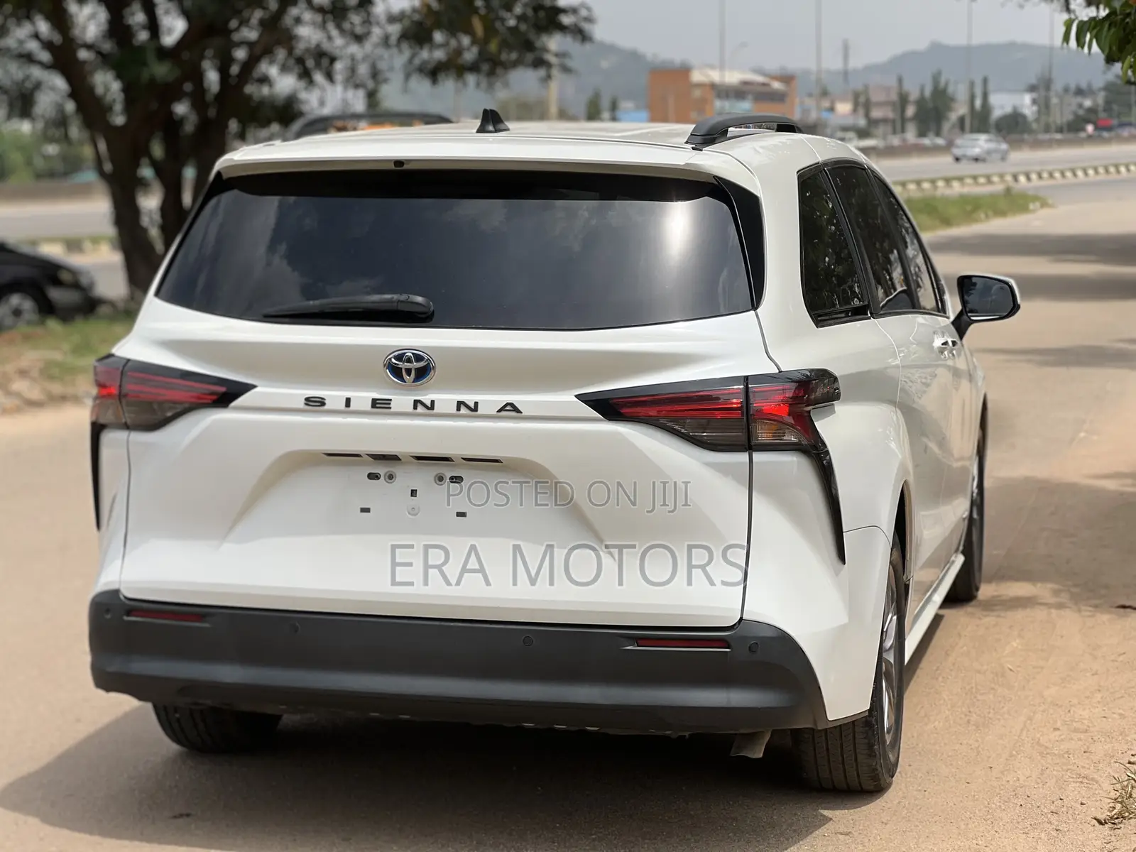 Toyota Sienna 2022 White