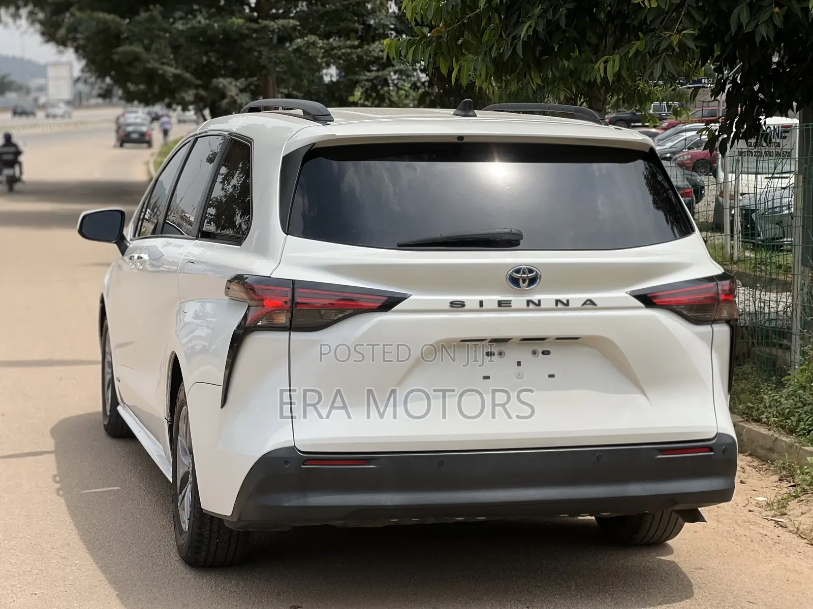 Toyota Sienna 2022 White