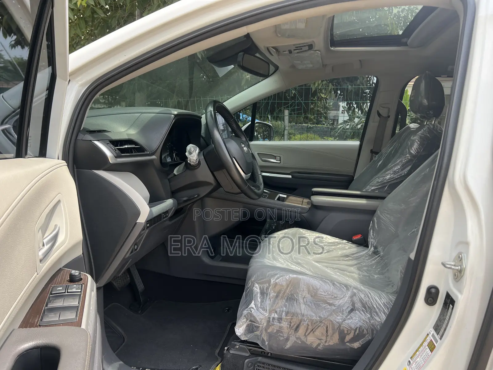 Toyota Sienna 2022 White