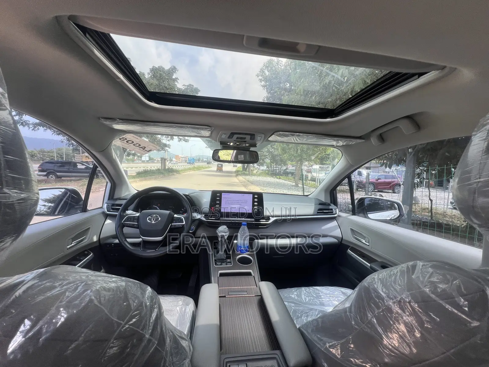 Toyota Sienna 2022 White