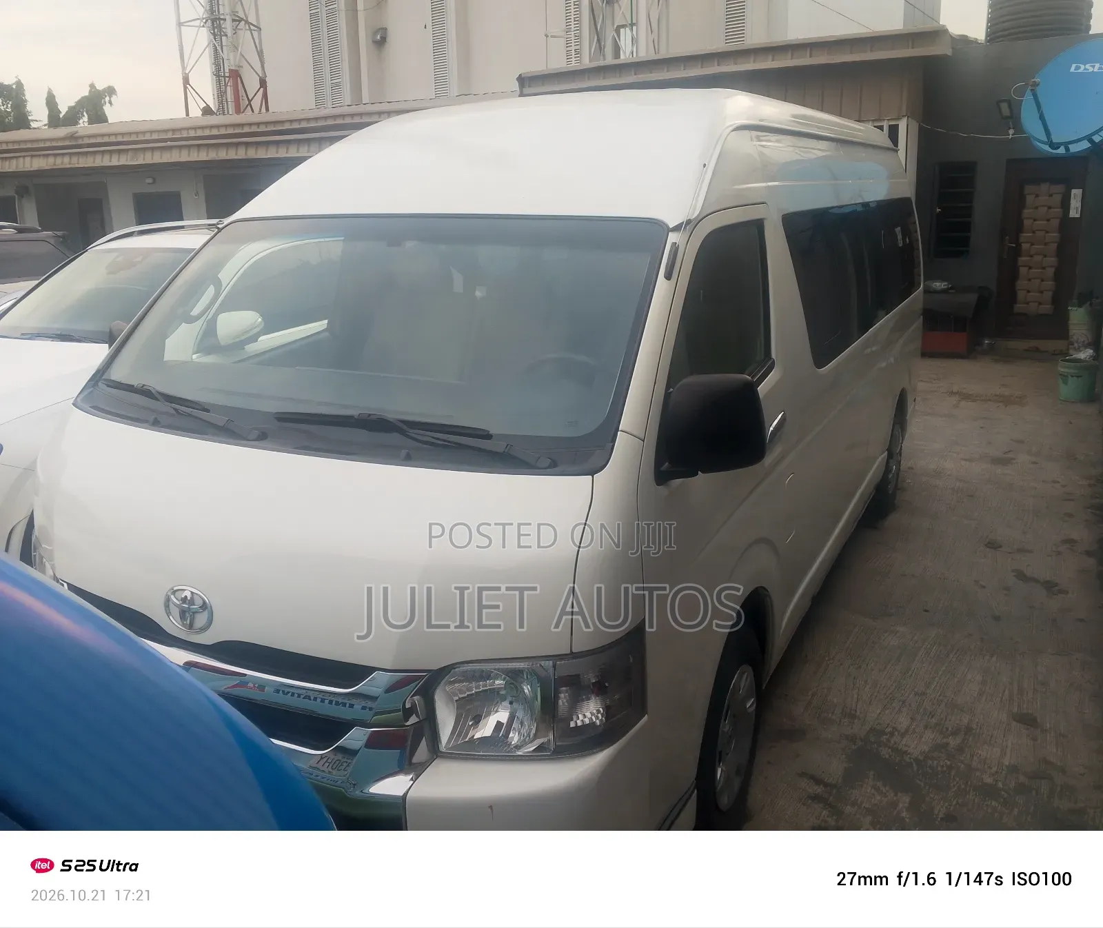 Toyota HiAce 2017 White