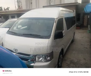 Toyota HiAce 2017 White