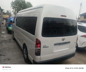 Toyota HiAce 2017 White