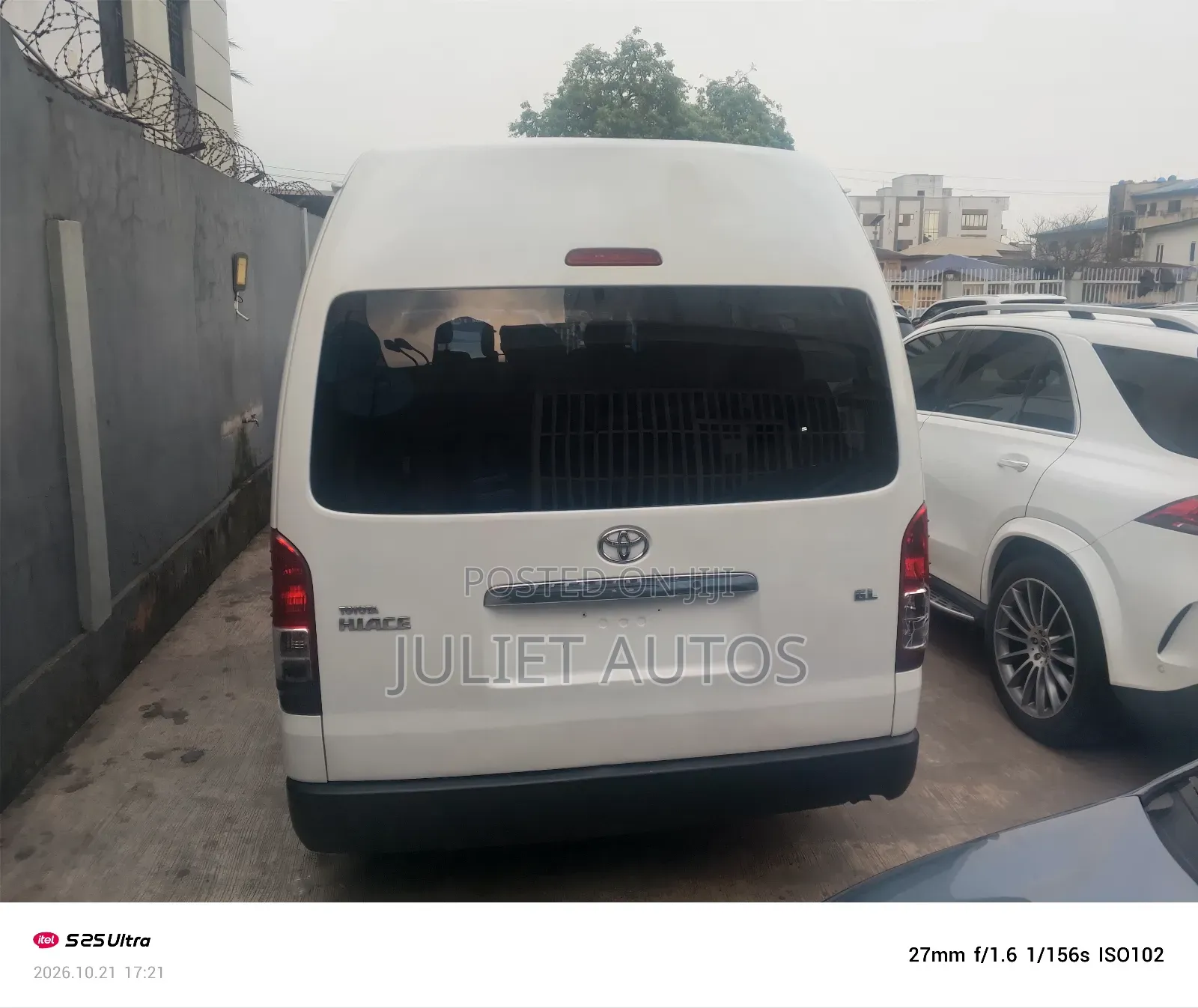 Toyota HiAce 2017 White