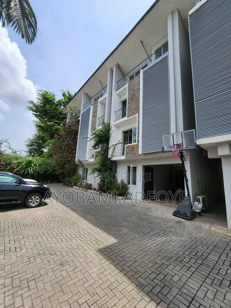 4bdrm Duplex in Bourdillon for rent