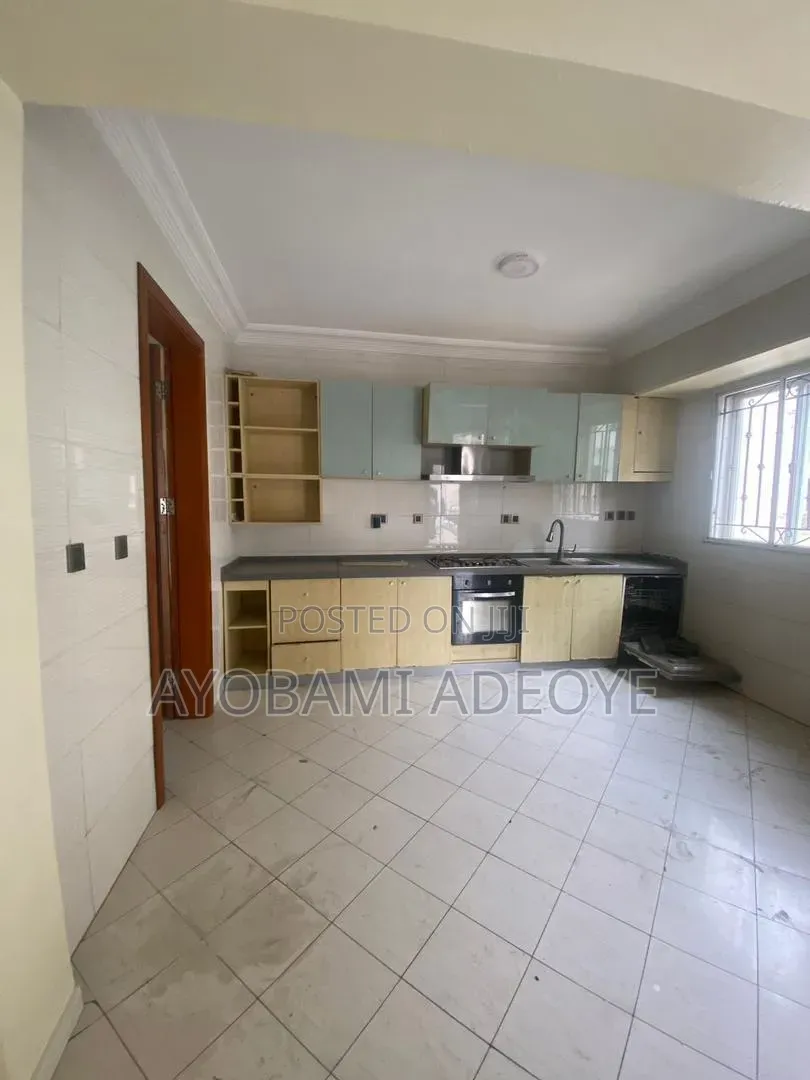 4bdrm Duplex in Bourdillon for rent