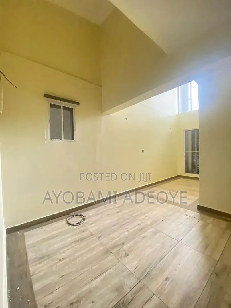 4bdrm Duplex in Bourdillon for rent