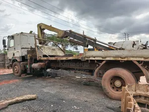 7 Tons DAF Cf 75 Hiab Self-Loader - Construction Company Use