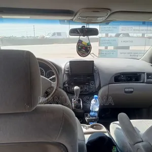Toyota Sienna 2004 Silver