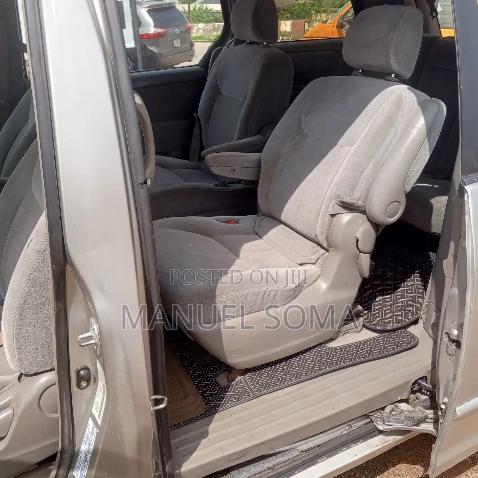 Toyota Sienna 2004 Silver