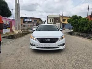 Hyundai Sonata SE 4dr Sedan (2.4L 4cyl 6A) 2015 White