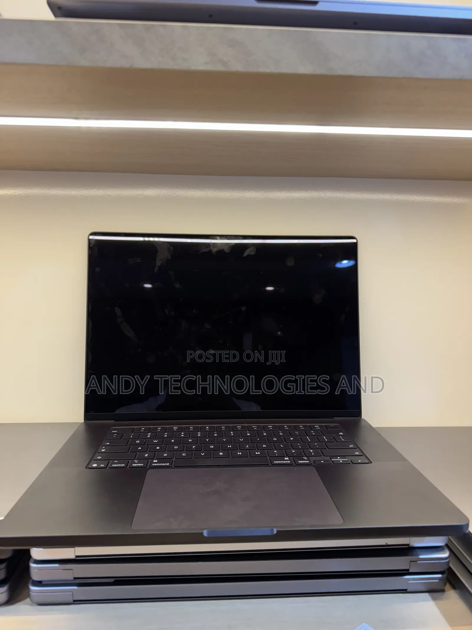Laptop Apple MacBook Pro 2026 M5 Max 64GB Apple M5 Max SSD 2T