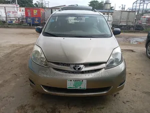 Toyota Sienna for Goods Movement, Cargo Charter & Out of Town Trips