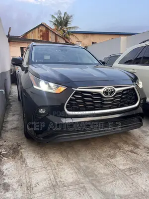 Toyota Highlander XLE 2021 Black
