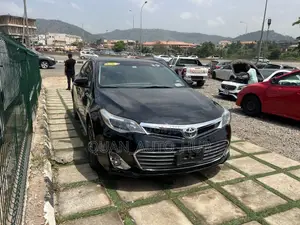 Toyota Avalon XLE Touring Sedan FWD (3.5L 6cyl 6A) 2013 Black