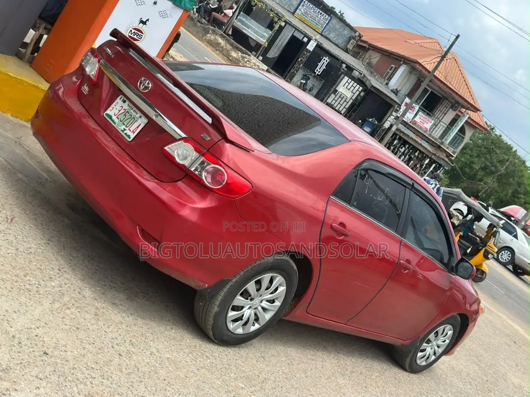 Toyota Corolla 2013 Red