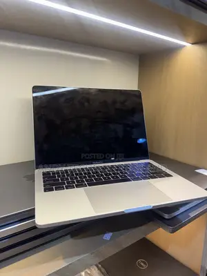 Laptop Apple MacBook Pro 2017 16GB Intel Core i5 SSD 256GB