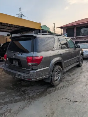 Toyota Sequoia Limited 4dr SUV 4WD (4.7L 8cyl 5A) 2006 Gray