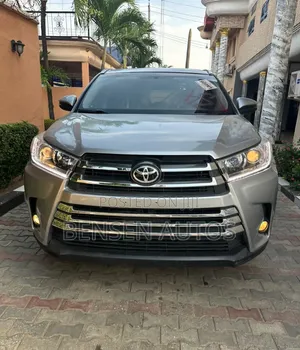 Toyota Highlander XLE V6 4x4 (3.5L 6cyl 6A) 2016 Gray