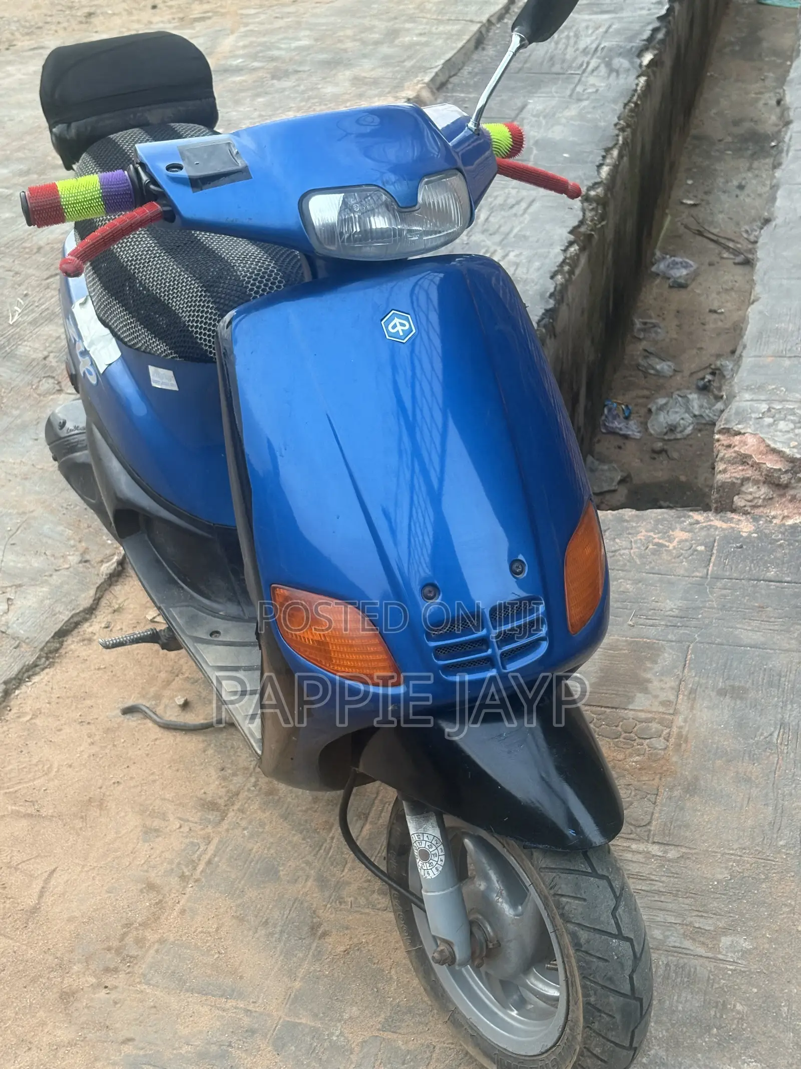 Piaggio Scooter 2023 Blue