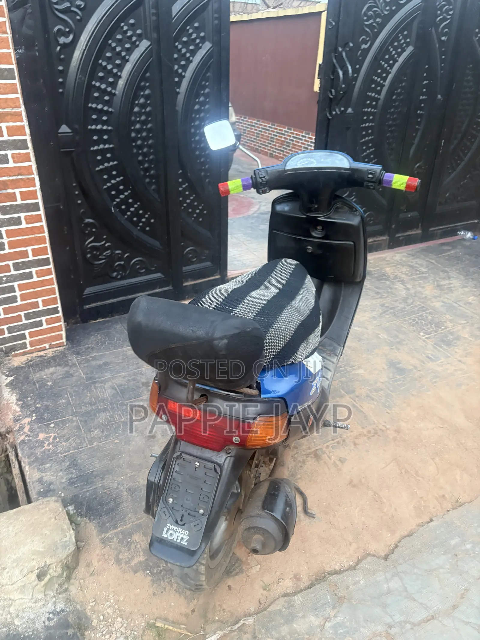 Piaggio Scooter 2023 Blue