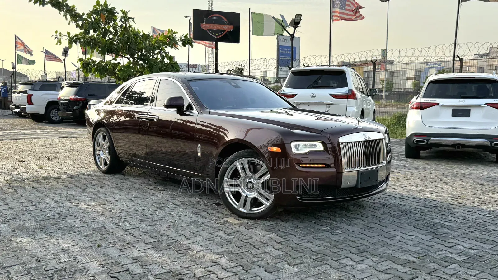 Rolls-Royce Ghost Base EWB 2017 Maroon