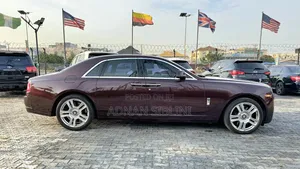 Rolls-Royce Ghost Base EWB 2017 Maroon