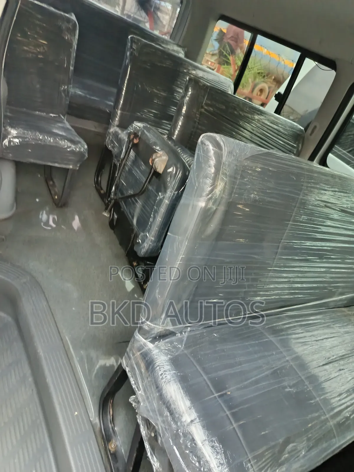Toyota HiAce 2012 Silver