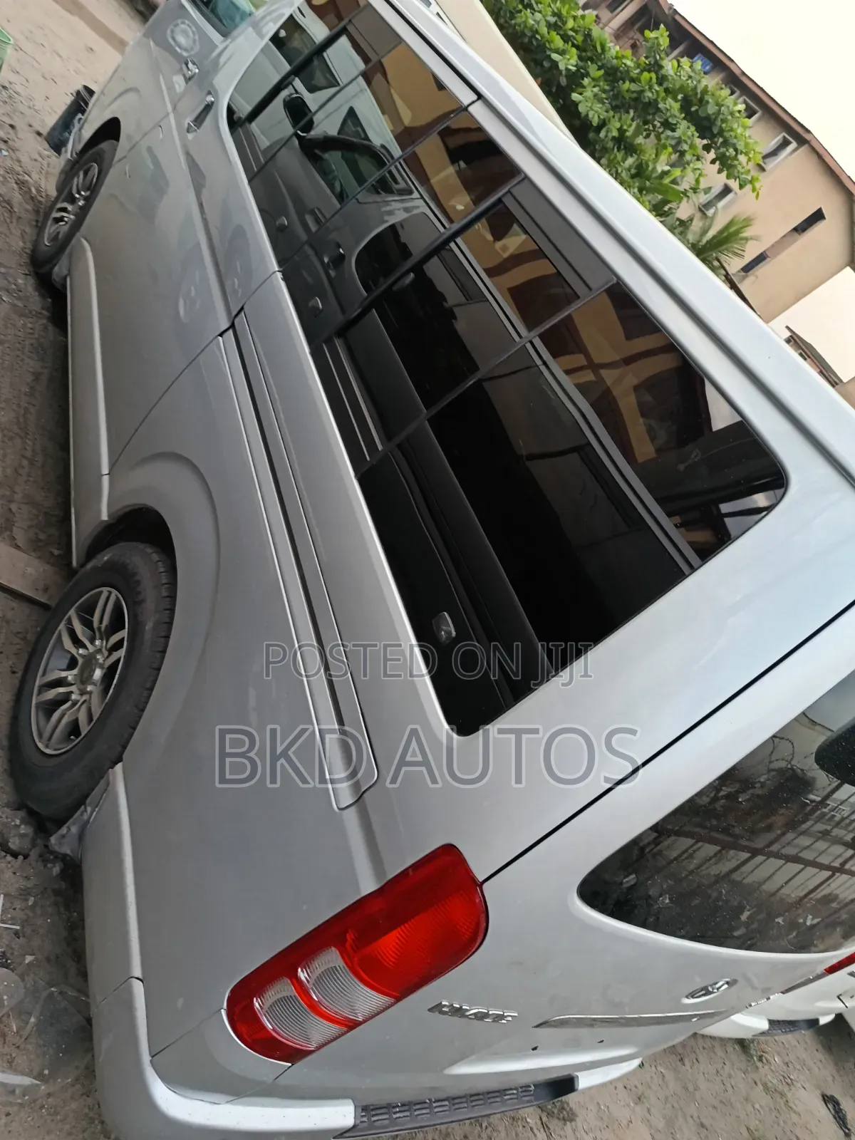 Toyota HiAce 2012 Silver