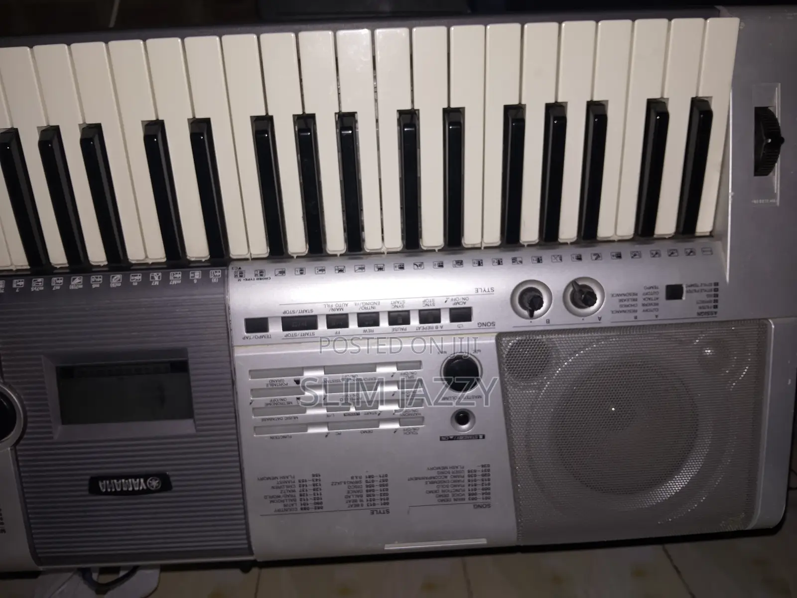 Genuine Yamaha PSR-E403 Keyboard – Titanium Silver (USED)