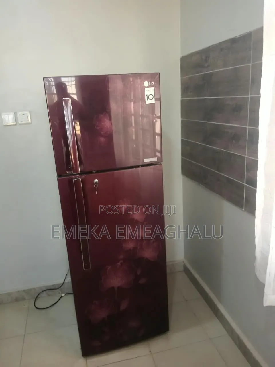 Sharp 3 Bedroom Apartment (Separate Staircase)