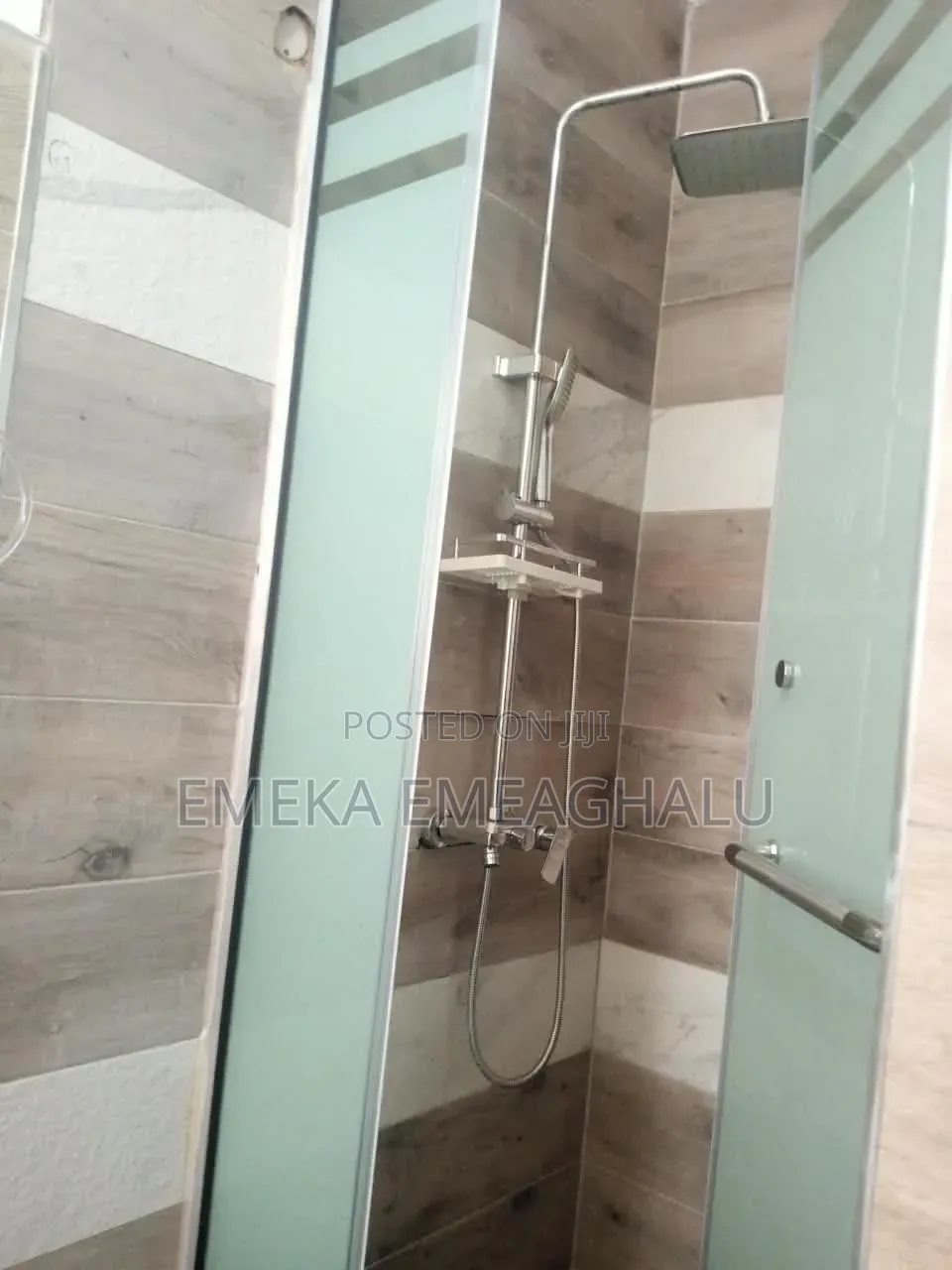 Sharp 3 Bedroom Apartment (Separate Staircase)