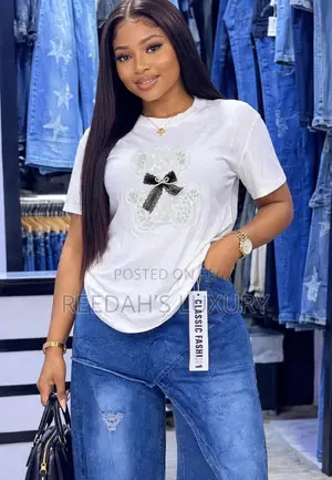 Quality Women’s Graphic Roundneck