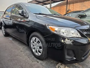 Toyota Corolla LE Special Edition 4dr Sedan (1.8L 4cyl 4A) 2013 Black