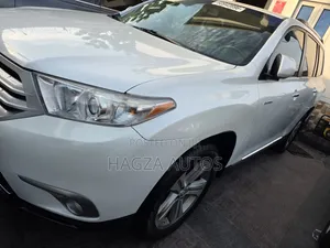 Toyota Highlander Limited 3.5l 4WD 2013 White