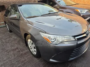 Toyota Camry LE 4dr Sedan (2.5L 4cyl 6A) 2016 Gray