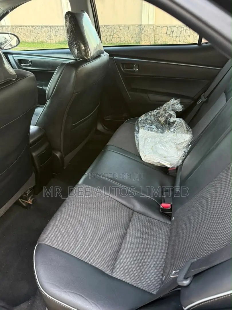 Toyota Corolla 2015 Black