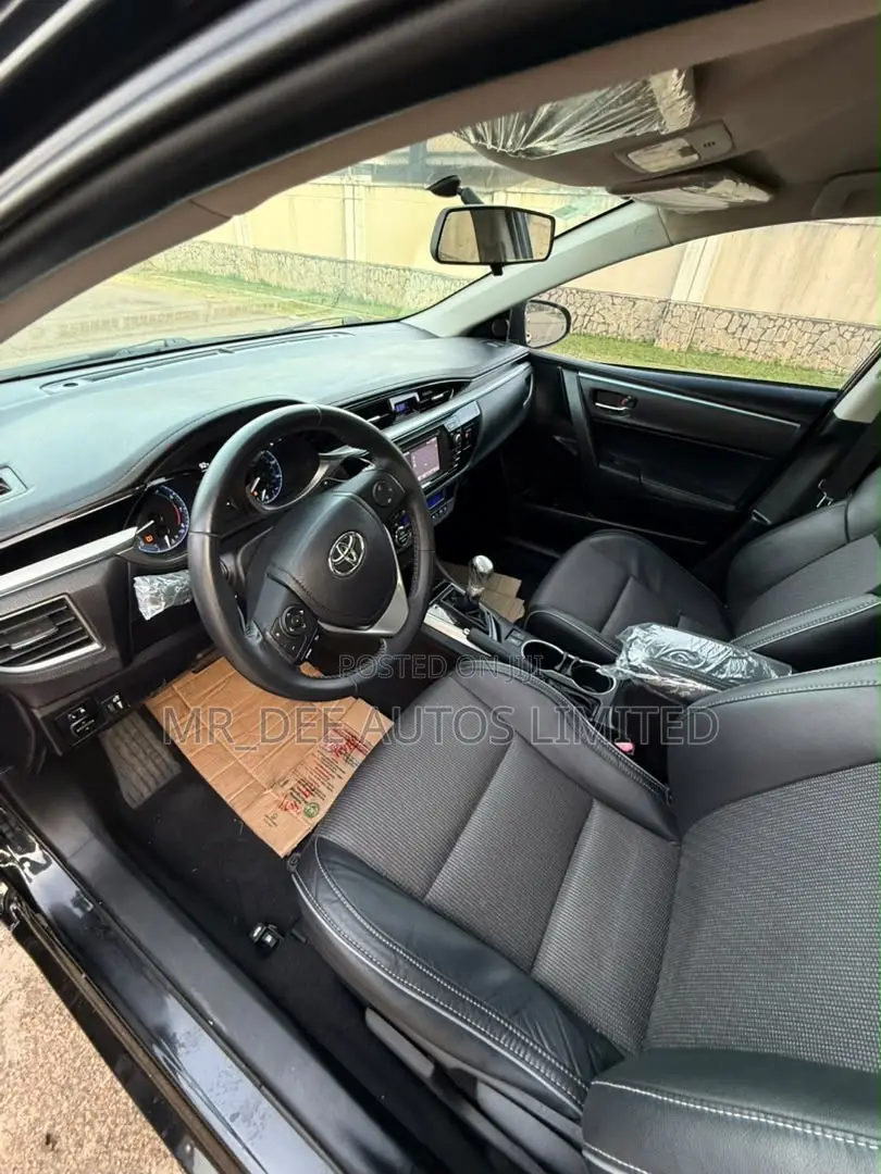 Toyota Corolla 2015 Black