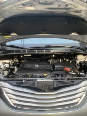 Toyota Sienna 2015 Silver