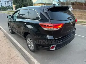 Toyota Highlander 2016 Black