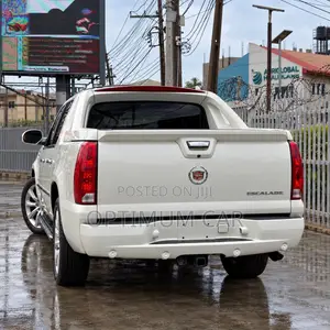 Cadillac Escalade 2013 White