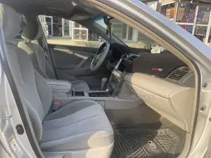 Toyota Camry LE 4dr Sedan (2.5L 4cyl 6A) 2011 Silver