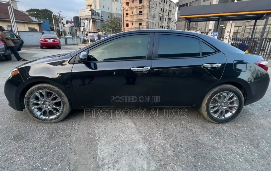 Toyota Corolla 2015 Black
